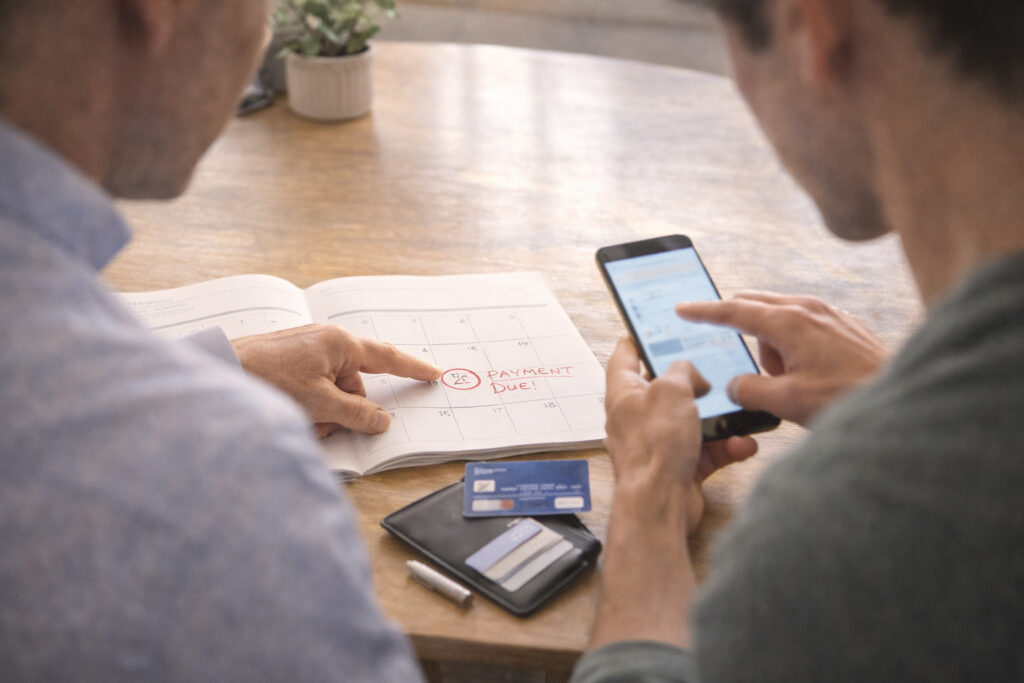 Building Strong Credit Habits With Your Cards